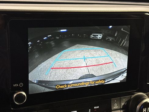 Used 2024 Toyota Highlander XLE image 23