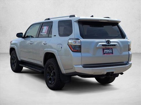 Used 2022 Toyota 4Runner SR5 AWD/4WD image 8