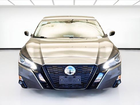 Used 2022 Nissan Altima 2.5 SR w/ Midnight Edition Package image 2