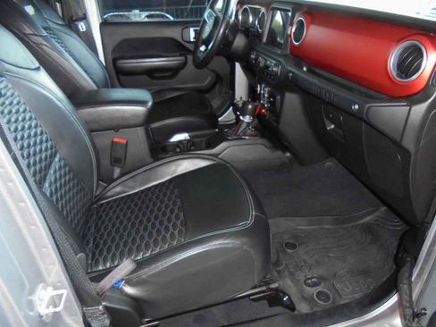 Used 2018 Jeep Wrangler Unlimited Rubicon image 8