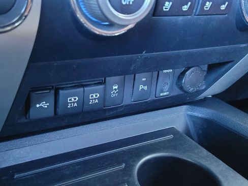 Used 2021 Toyota Tundra Platinum image 24