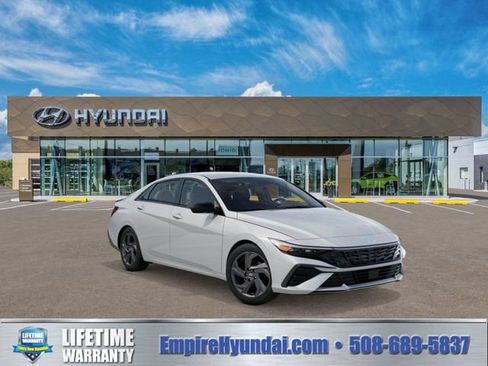 New 2026 Hyundai Elantra SEL Sport FWD image 2