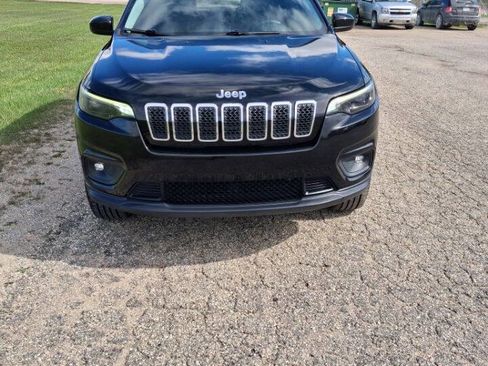 Used 2019 Jeep Cherokee Latitude w/ Popular Appearance Group AWD/4WD image 2