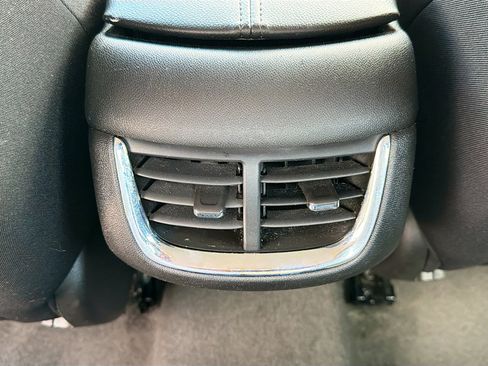 Used 2025 Chevrolet Malibu LT FWD image 19