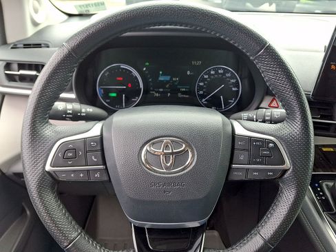 Used 2021 Toyota Sienna Limited AWD/4WD image 16