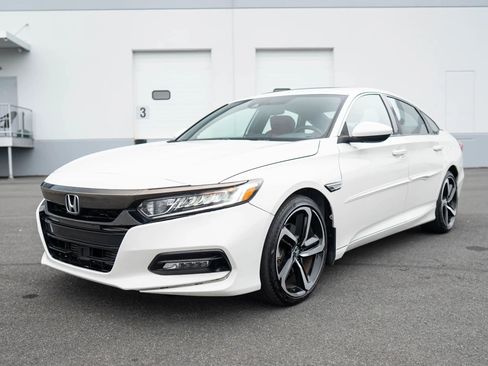 Used 2019 Honda Accord Sport image 2