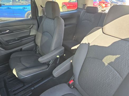 Used 2014 GMC Acadia SLE image 15