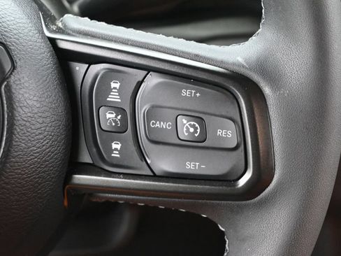 Used 2025 Jeep Gladiator Mojave AWD/4WD image 18