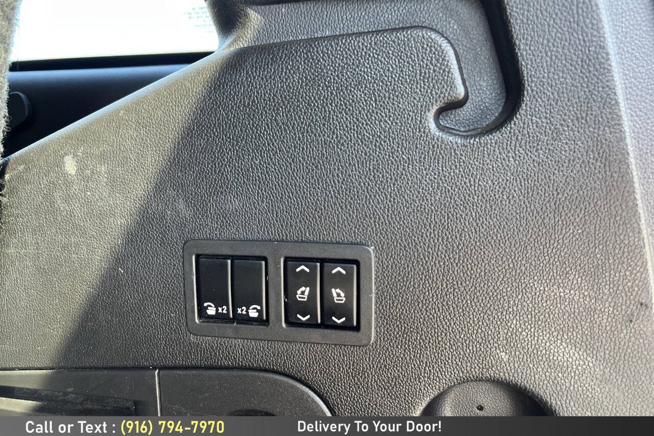 Used 2015 Chevrolet Tahoe LTZ RWD image 12