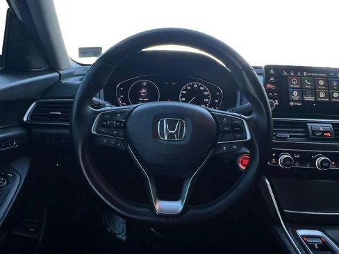 Used 2019 Honda Accord Touring image 13