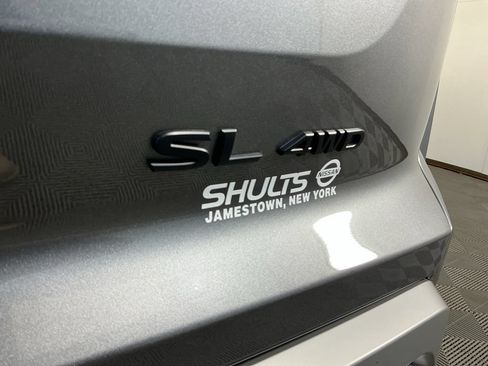 Used 2024 Nissan Pathfinder SL w/ Black Appearance Package AWD/4WD image 12