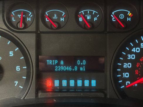 Used 2010 Ford F150 STX image 29