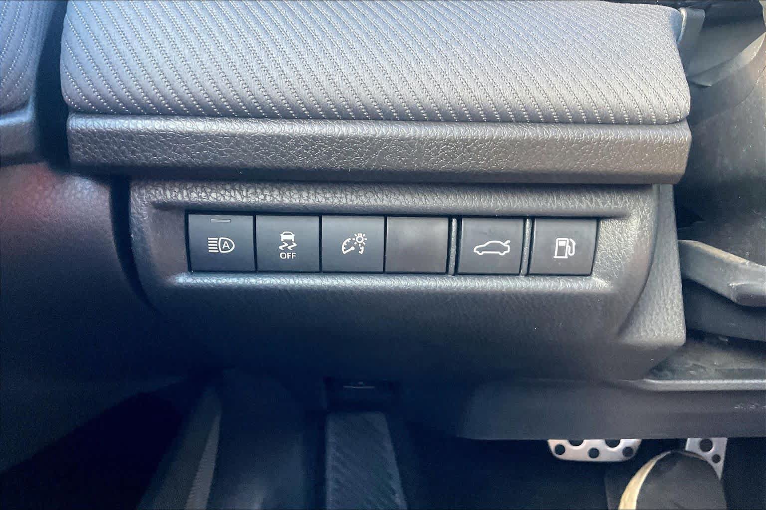 Used 2025 Toyota Camry SE FWD image 33
