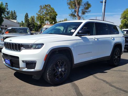 Used 2022 Jeep Grand Cherokee L Limited AWD/4WD image 29