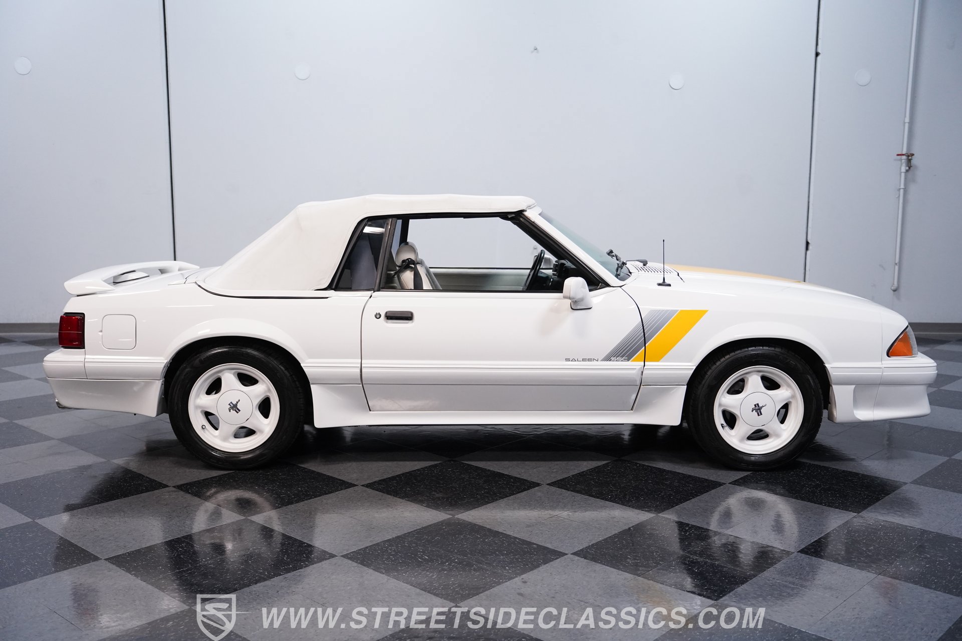 Used 1993 Ford Mustang LX RWD image 12