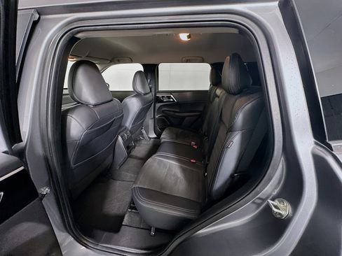 Used 2024 Mitsubishi Outlander SE image 29