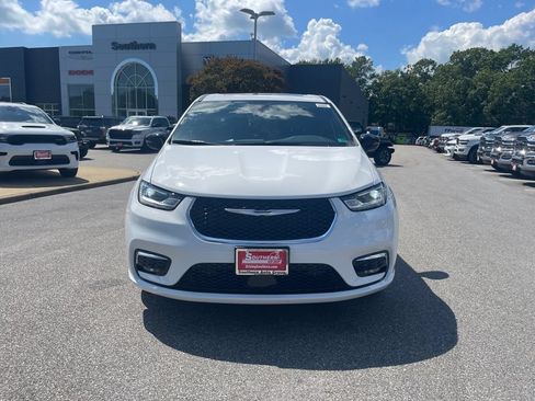 New 2026 Chrysler Pacifica Select FWD image 6