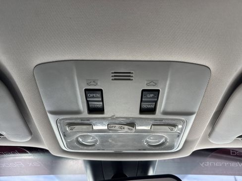 Used 2019 Toyota Corolla SE w/ SE Premium Package FWD image 25