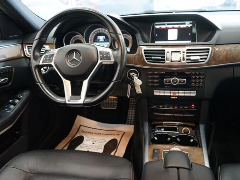 Used 2014 Mercedes-Benz E 350 4MATIC Sedan image 11