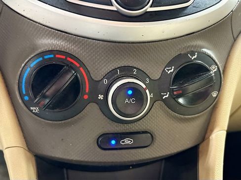 Used 2013 Hyundai Accent GLS FWD image 14