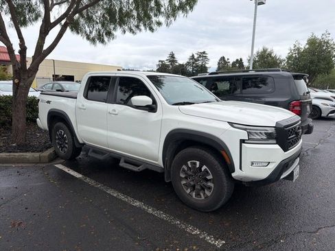 Used 2023 Nissan Frontier PRO-4X w/ Pro Convenience Package image 2