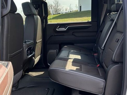 Used 2024 GMC Sierra 2500 Denali w/ Denali Reserve Package image 19