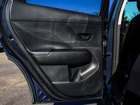 Used 2025 Hyundai Kona SEL image 11