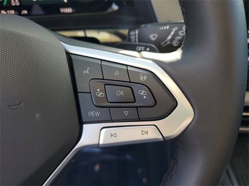 Certified 2025 Volkswagen Atlas Peak Edition SE image 24