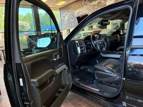 Used 2018 Chevrolet Silverado 1500 LTZ Z71 w/ LTZ Plus Package AWD/4WD image 13