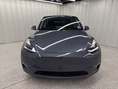 Used 2023 Tesla Model Y Long Range AWD/4WD image 2