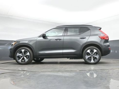 New 2026 Volvo XC40 B5 Plus w/ Protection Package Premier AWD/4WD image 42