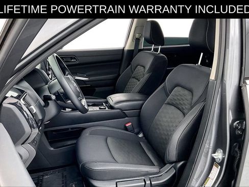Used 2024 Nissan Pathfinder S AWD/4WD image 31