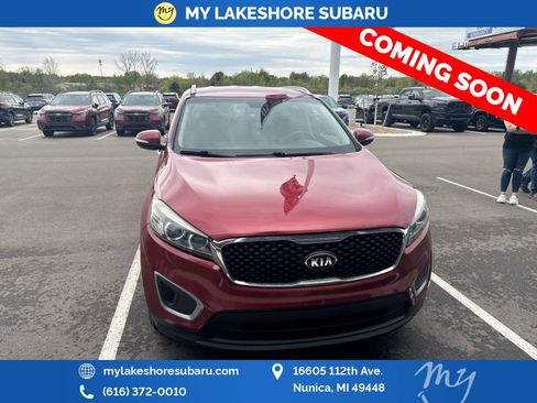 Used 2017 Kia Sorento AWD w/ LX Convenience Package image 2