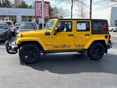 Used 2015 Jeep Wrangler Unlimited Sahara image 4