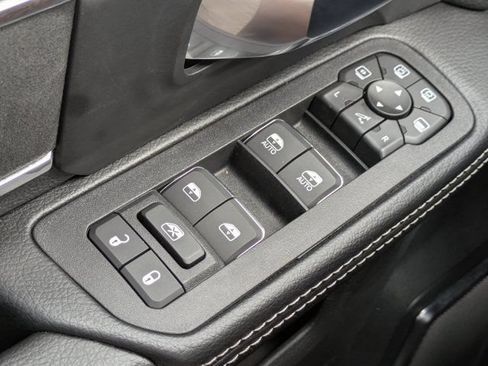 New 2026 RAM 2500 Laramie AWD/4WD image 23