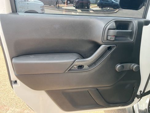 Used 2013 Jeep Wrangler Sport AWD/4WD image 19