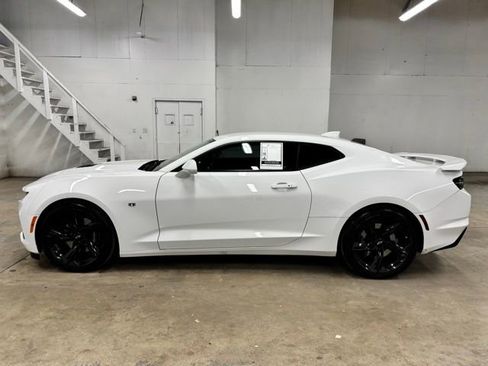 Used 2022 Chevrolet Camaro SS RWD image 4
