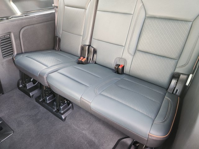 Used 2026 GMC Yukon XL AT4 w/ AT4 Premium Package AWD/4WD image 31