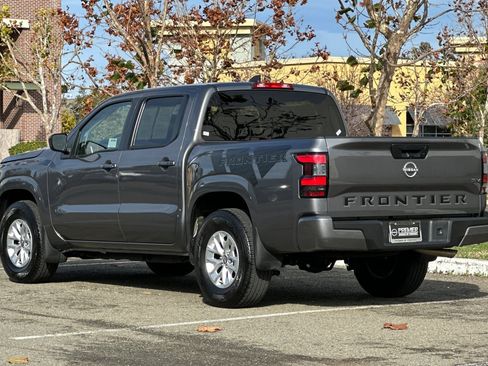 Certified 2024 Nissan Frontier SV w/ Graphics Package image 6