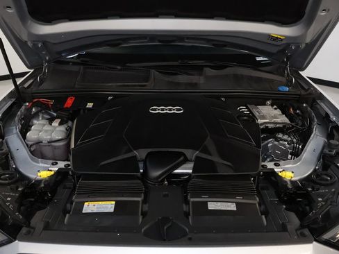 Used 2022 Audi Q7 3.0T Premium Plus w/ Premium Plus Package AWD/4WD image 36