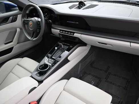 Certified 2022 Porsche 911 Carrera 4S AWD/4WD image 32