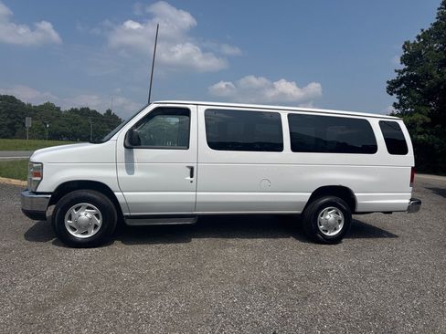 Used 2013 Ford E-350 and Econoline 350 XLT RWD image 4