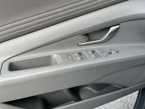 Used 2025 Hyundai Elantra SEL image 20