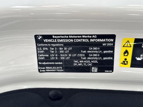 Used 2024 BMW X5 xDrive50e image 43