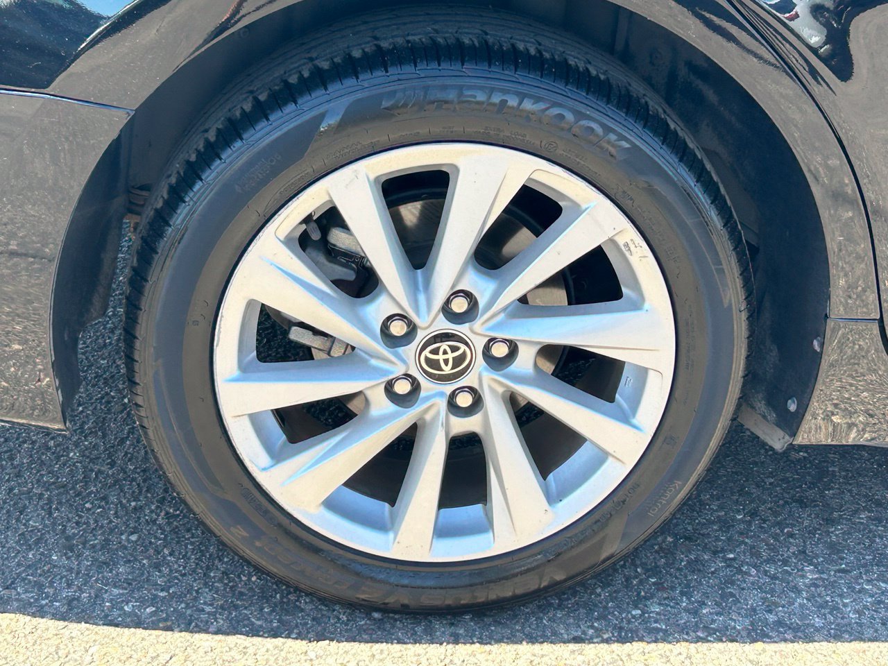 Used 2022 Toyota Camry LE w/ Carpet Mat Package (TMS) FWD image 10