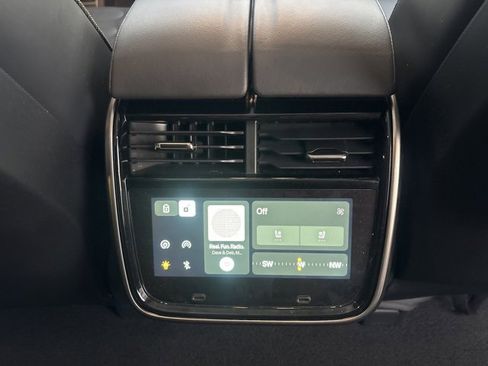 Used 2023 Rivian R1T Launch Edition image 14