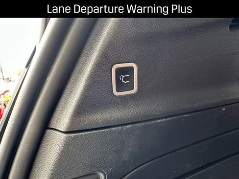 Used 2020 Chrysler Pacifica Limited w/ Quick Order Package 27H Red S image 23