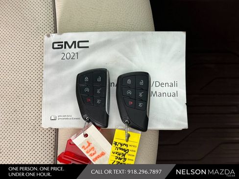 Used 2021 GMC Yukon Denali w/ Denali Premium Package AWD/4WD image 55