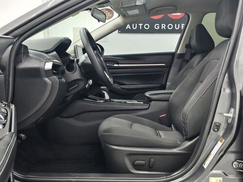 Used 2023 Nissan Altima 2.5 SV FWD image 9