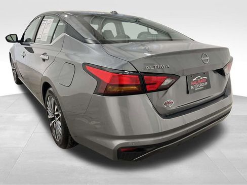 Used 2025 Nissan Altima 2.5 SV image 3